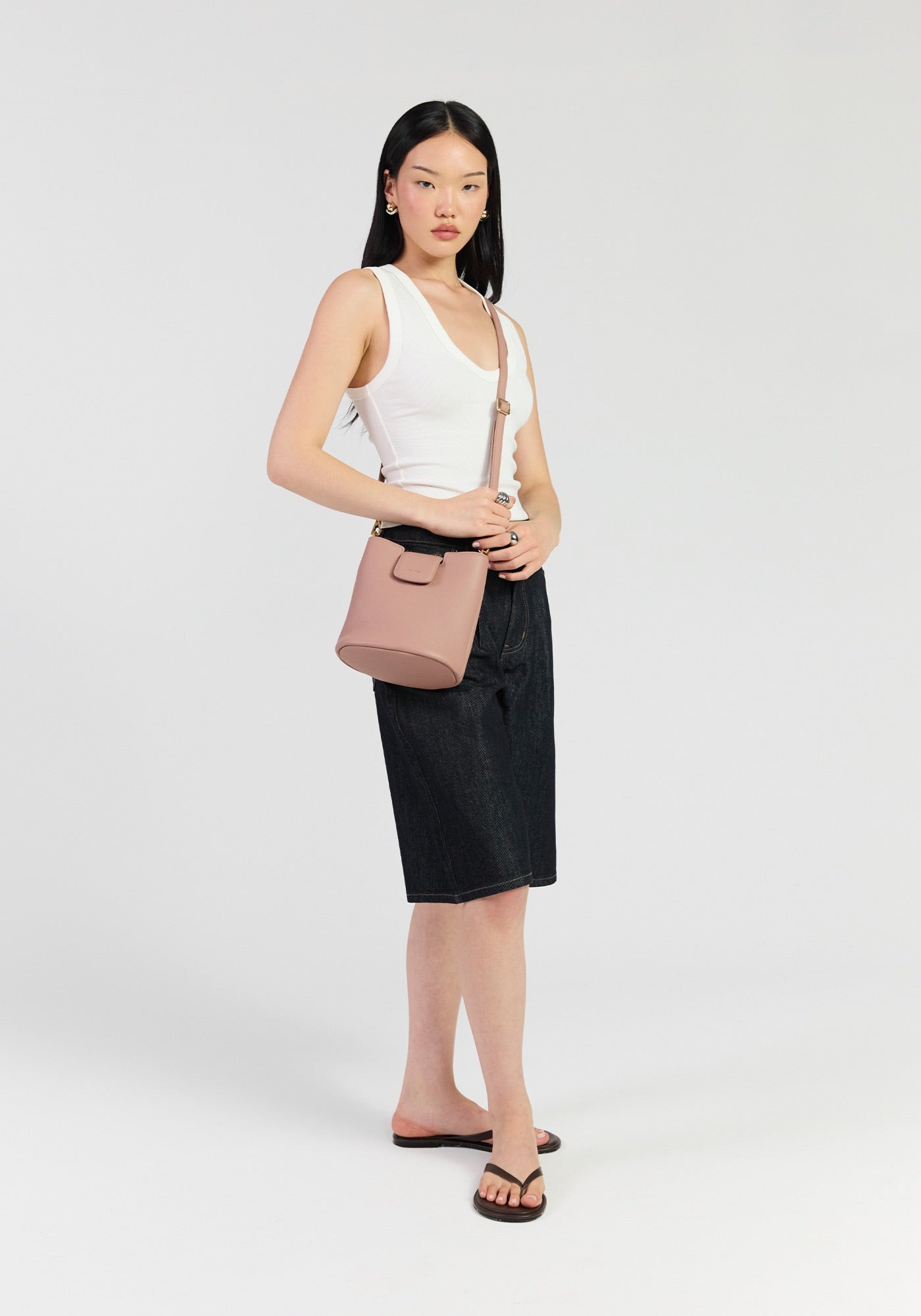 Leo Crossbody